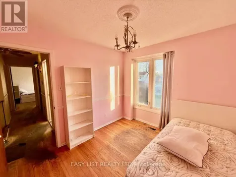 3288 Clearwater Crescent Ottawa ON K1V 7S2
