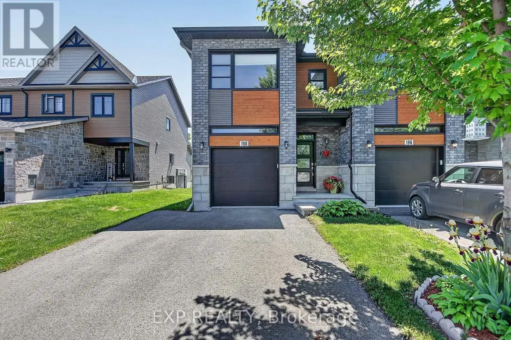 198 St. Malo Place Russell ON K0A 1W0
