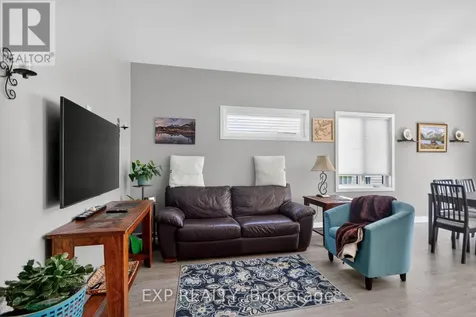 198 St. Malo Place Russell ON K0A 1W0