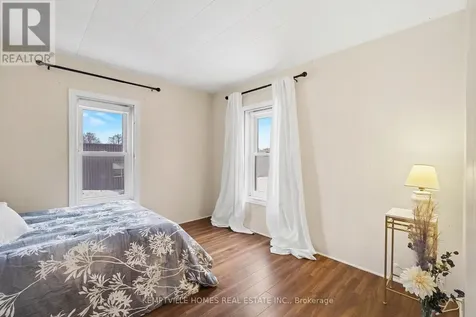 2-803 St Lawrence Street Prescott ON K0E 1T0