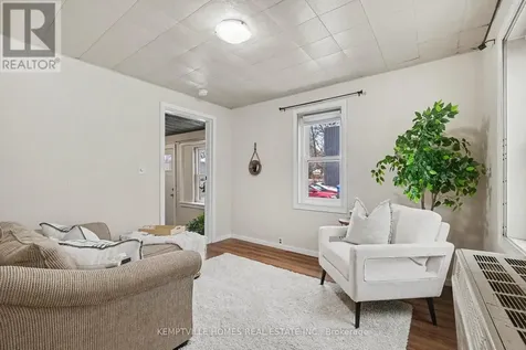2-803 St Lawrence Street Prescott ON K0E 1T0