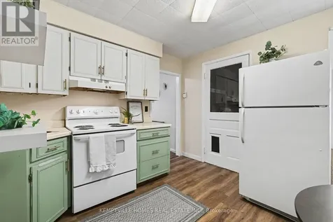 2-803 St Lawrence Street Prescott ON K0E 1T0