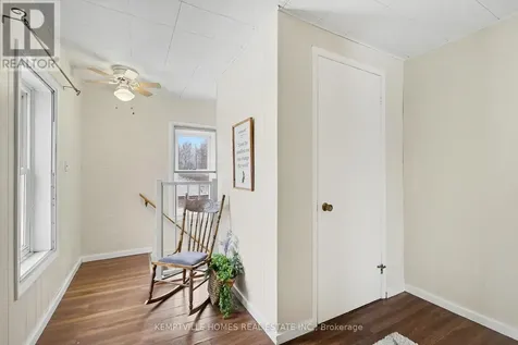 2-803 St Lawrence Street Prescott ON K0E 1T0