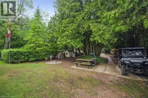 3 Hamilton Place Sauble Beach ON N0H 2G0