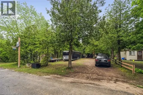3 Hamilton Place Sauble Beach ON N0H 2G0