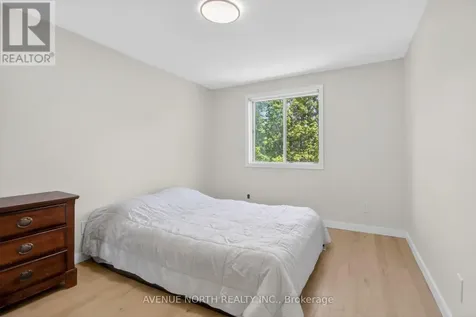 564 Seyton Drive Ottawa ON K2H 9B2