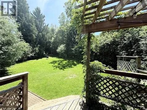 20 Cardill Crescent Waterloo ON N2L 3Y6