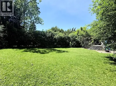 20 Cardill Crescent Waterloo ON N2L 3Y6