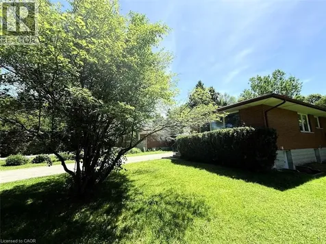 20 Cardill Crescent Waterloo ON N2L 3Y6