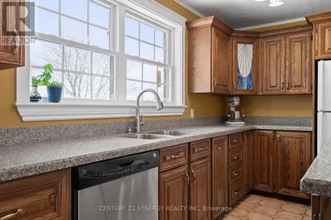 183 Hamilton Road Russell ON K4R 1E5