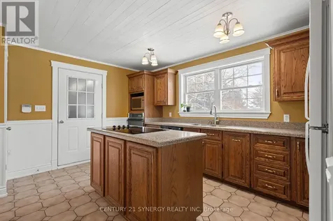 183 Hamilton Road Russell ON K4R 1E5