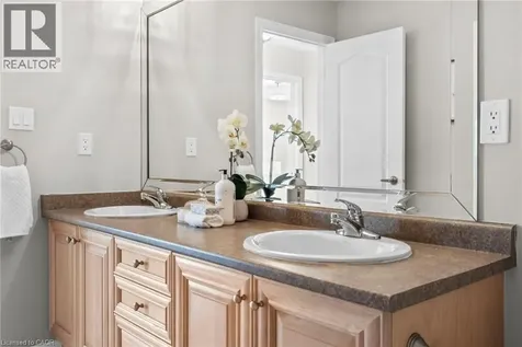 1360 Rolph Terrace Milton ON L9T 7E1