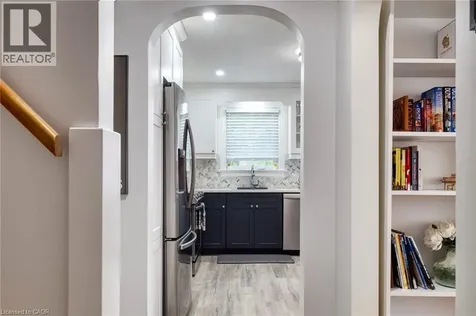 5 Brentwood Avenue Kitchener ON N2H 2C4
