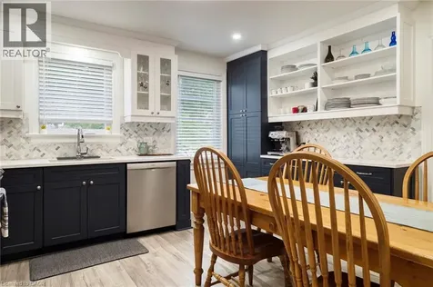 5 Brentwood Avenue Kitchener ON N2H 2C4