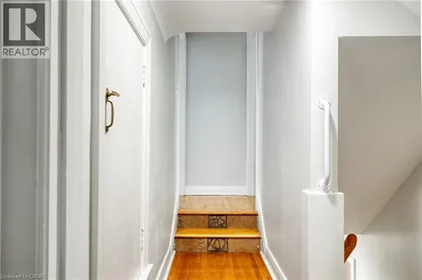 5 Brentwood Avenue Kitchener ON N2H 2C4