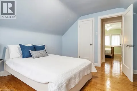 5 Brentwood Avenue Kitchener ON N2H 2C4