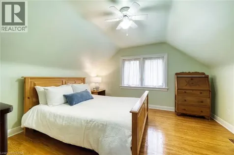 5 Brentwood Avenue Kitchener ON N2H 2C4