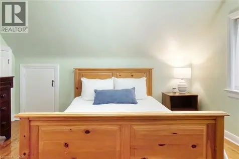 5 Brentwood Avenue Kitchener ON N2H 2C4