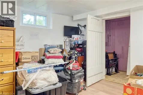 5 Brentwood Avenue Kitchener ON N2H 2C4