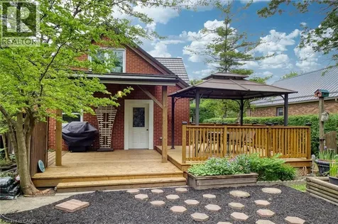 5 Brentwood Avenue Kitchener ON N2H 2C4