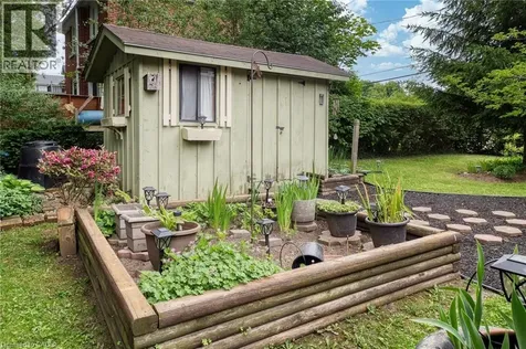 5 Brentwood Avenue Kitchener ON N2H 2C4