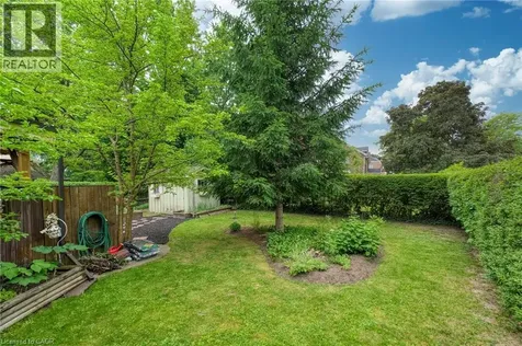 5 Brentwood Avenue Kitchener ON N2H 2C4
