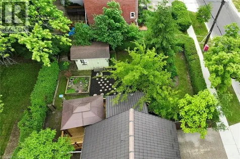 5 Brentwood Avenue Kitchener ON N2H 2C4