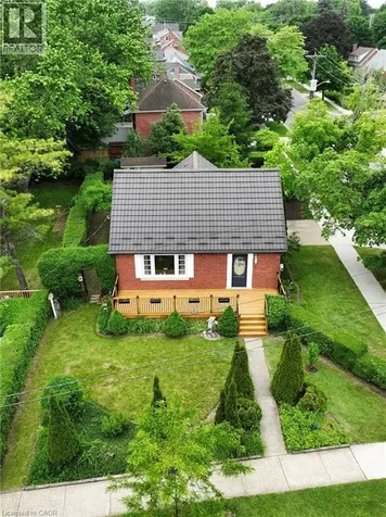 5 Brentwood Avenue Kitchener ON N2H 2C4