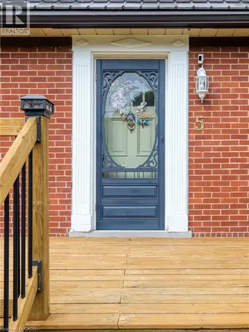 5 Brentwood Avenue Kitchener ON N2H 2C4
