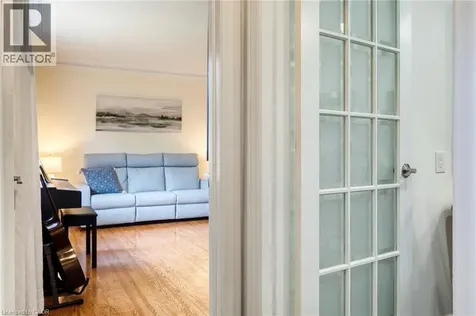 5 Brentwood Avenue Kitchener ON N2H 2C4