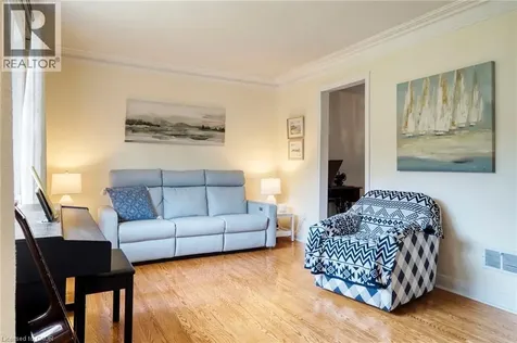 5 Brentwood Avenue Kitchener ON N2H 2C4