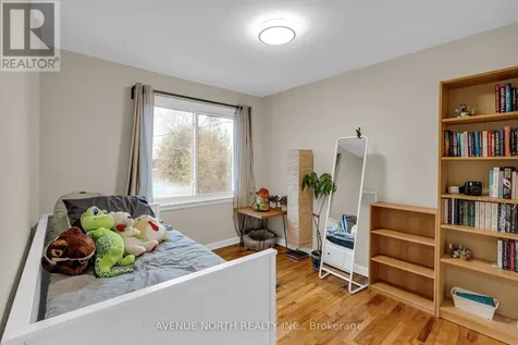 1202 Summerville Avenue Ottawa ON K1Z 8G4