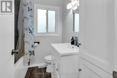 1202 Summerville Avenue Ottawa ON K1Z 8G4
