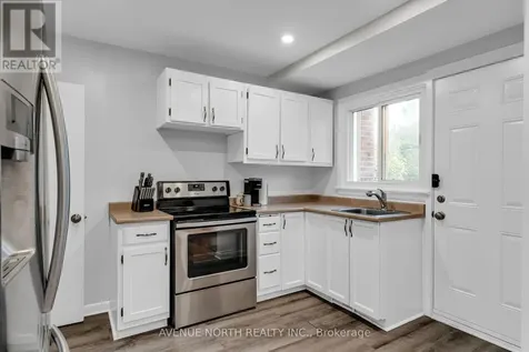 1202 Summerville Avenue Ottawa ON K1Z 8G4