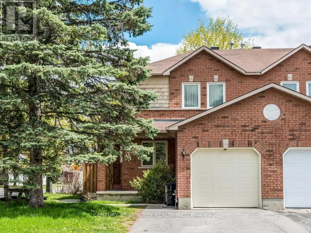 1 Winnegreen Court Ottawa ON K1G 5P3