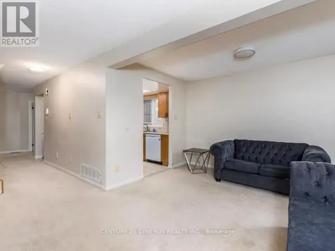 1 Winnegreen Court Ottawa ON K1G 5P3