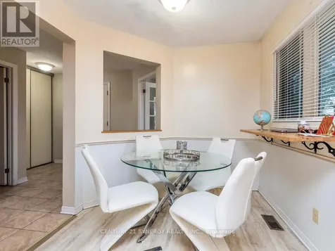 1 Winnegreen Court Ottawa ON K1G 5P3