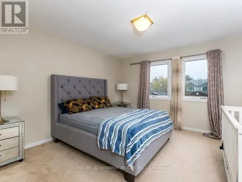 1 Winnegreen Court Ottawa ON K1G 5P3
