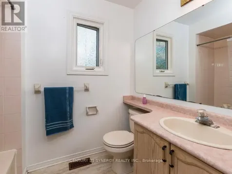 1 Winnegreen Court Ottawa ON K1G 5P3