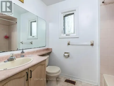 1 Winnegreen Court Ottawa ON K1G 5P3