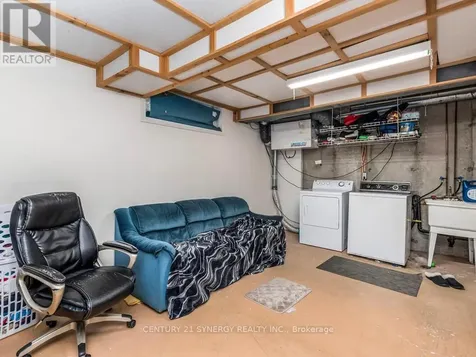 1 Winnegreen Court Ottawa ON K1G 5P3