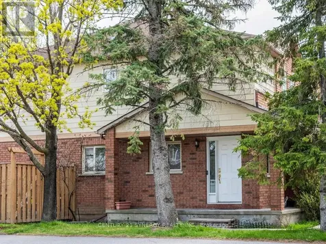 1 Winnegreen Court Ottawa ON K1G 5P3
