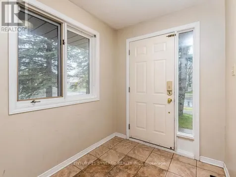 1 Winnegreen Court Ottawa ON K1G 5P3