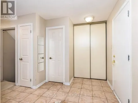 1 Winnegreen Court Ottawa ON K1G 5P3