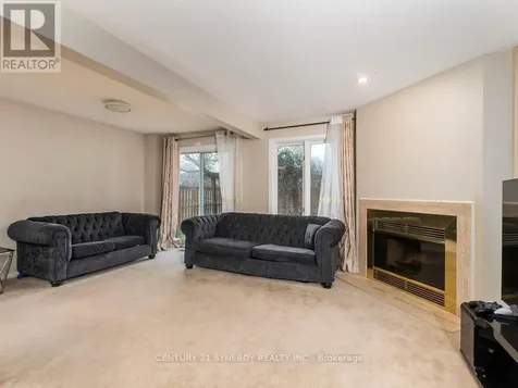 1 Winnegreen Court Ottawa ON K1G 5P3