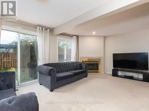 1 Winnegreen Court Ottawa ON K1G 5P3