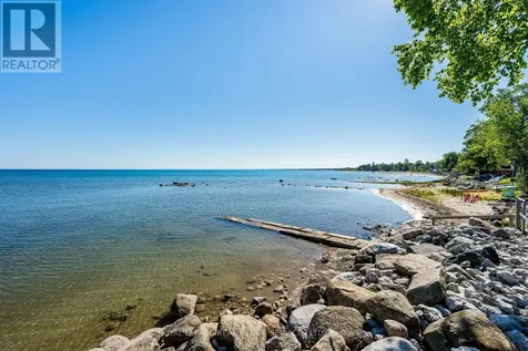 2228 Shore Lane Wasaga Beach ON L9Z 2X6