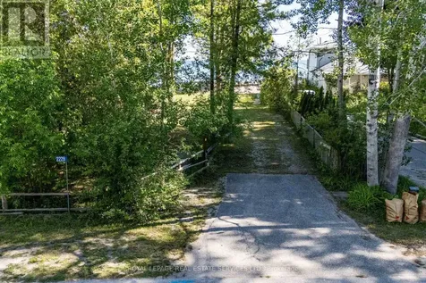 2228 Shore Lane Wasaga Beach ON L9Z 2X6