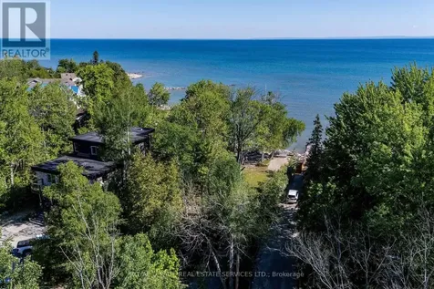 2228 Shore Lane Wasaga Beach ON L9Z 2X6