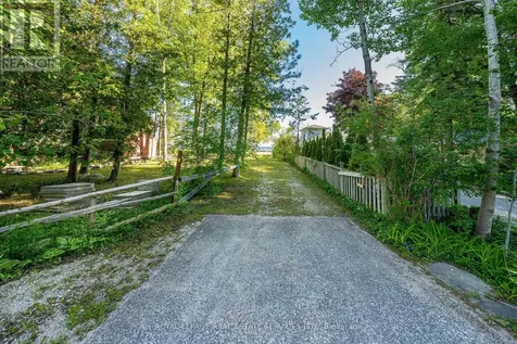 2228 Shore Lane Wasaga Beach ON L9Z 2X6